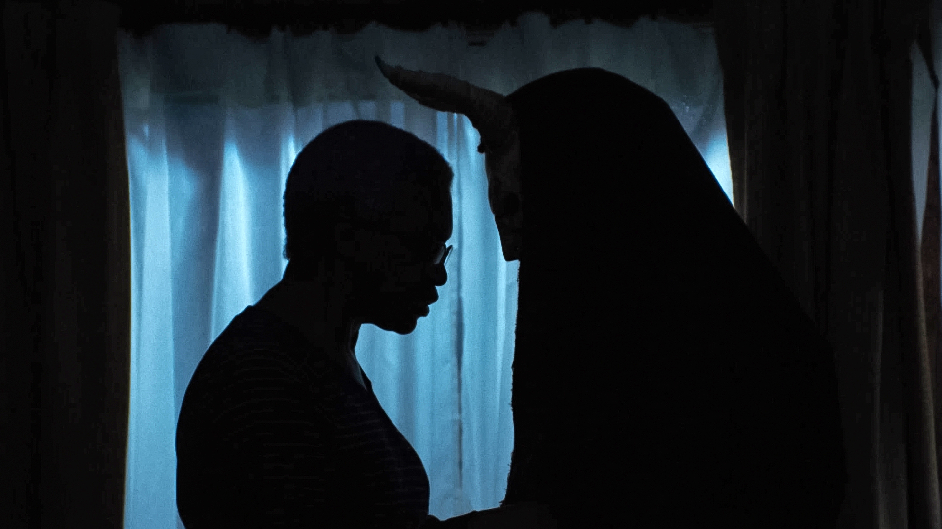 Mirror Moves, Fear and paranoia drive the guests to the unspeakable., TV-MA, Season 1, Episode 3