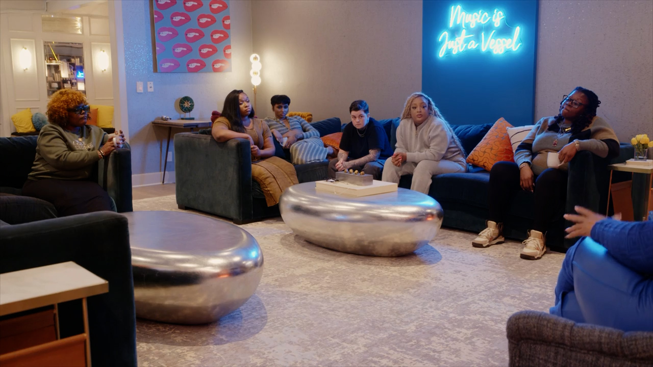 Messy as Hell, Deb hands down 2 challenges and a double elimination., TV-MA, Season 2, Episode 5