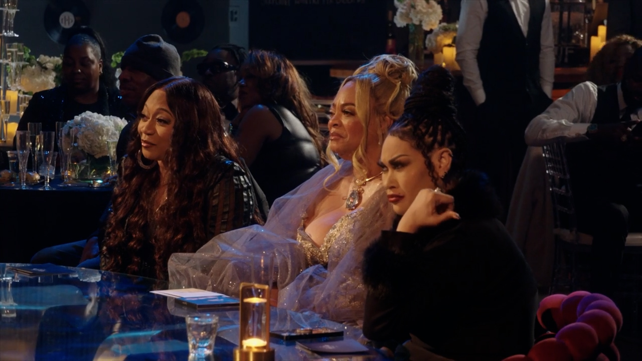 Rhythm and Ball, Deb is going to pick a winner at the prestigious R&B ball., TV-MA, Season 2, Episode 8