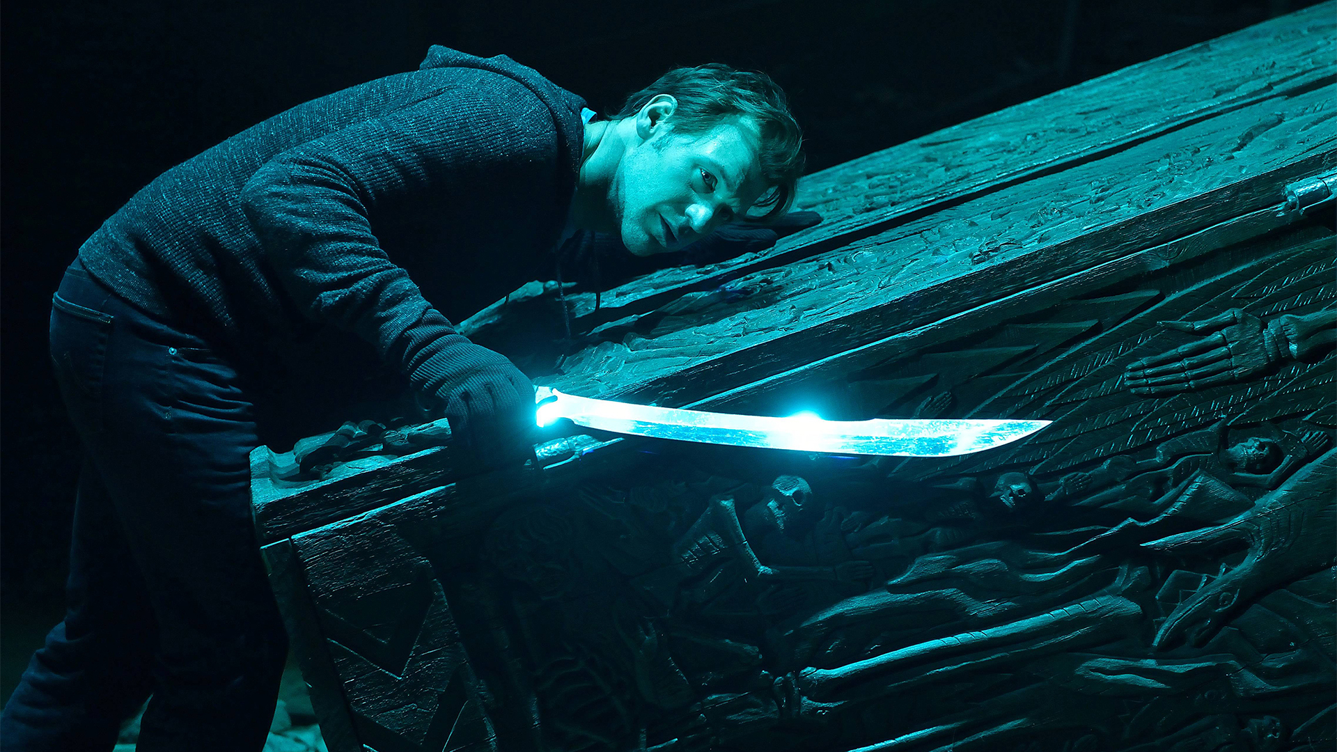 The Third Rail, Setrakian leads Eph in the hunt for the Master's lair., TV-MA, Season 1, Episode 11