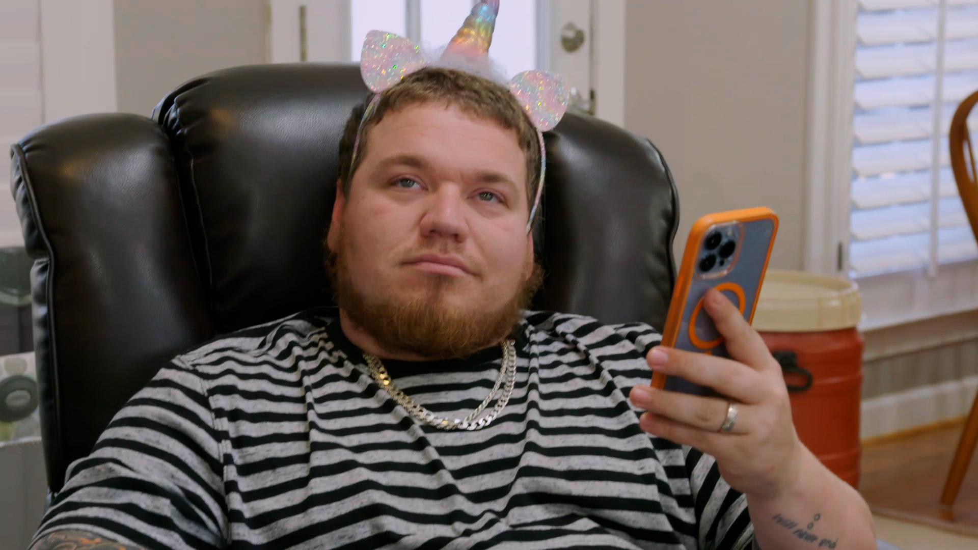 Family Crisis: If Josh Ain't Happy, Ain't Nobody Happy, June damages her therapy progress. Alana seeks advice., TV-14, Season 6, Episode 10