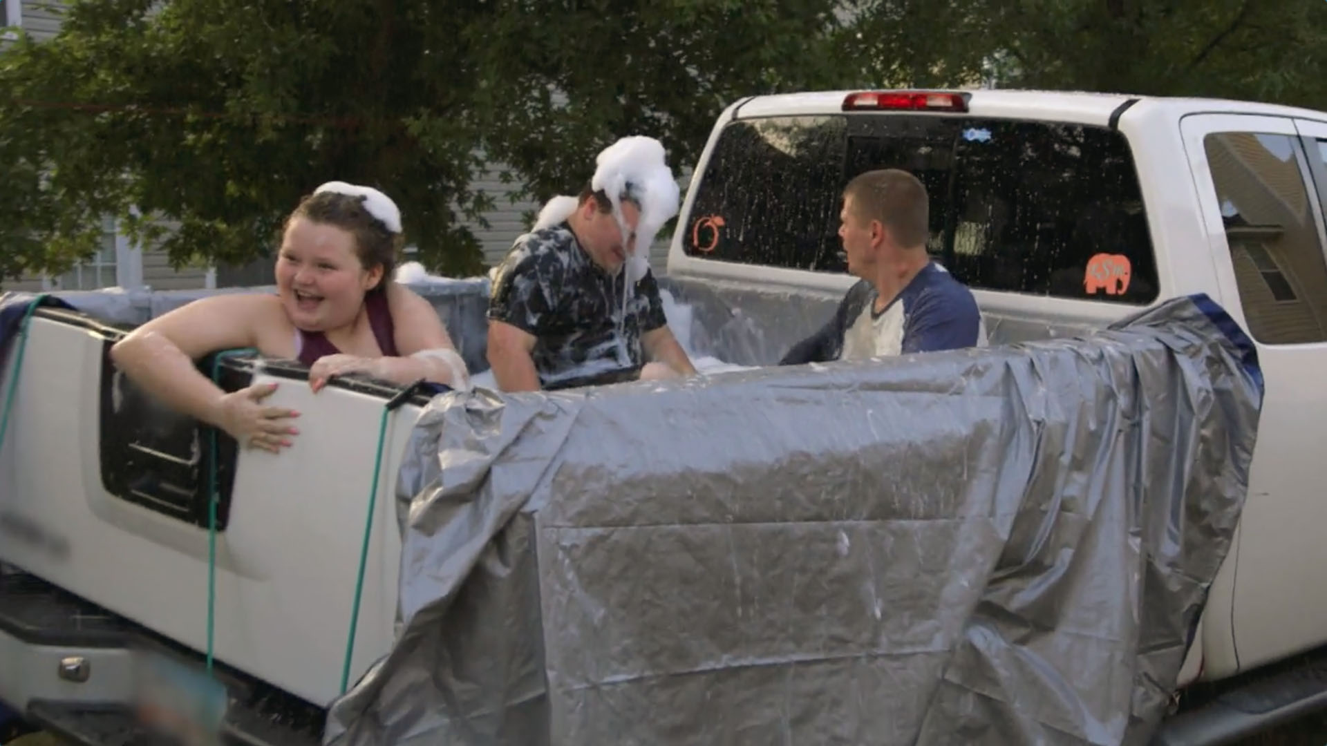 Redneck Romance, Mama June's romance journey; sneak peeks of new season., TV-14, Season 2, Episode 1