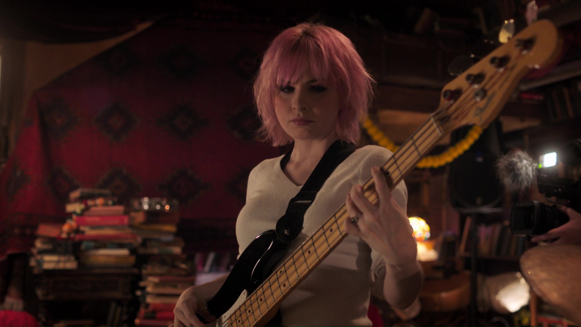 Death by Vinyl, First Chapter, One of the members of an '80s band turns up murdered., TV-14, Season 1, Episode 3