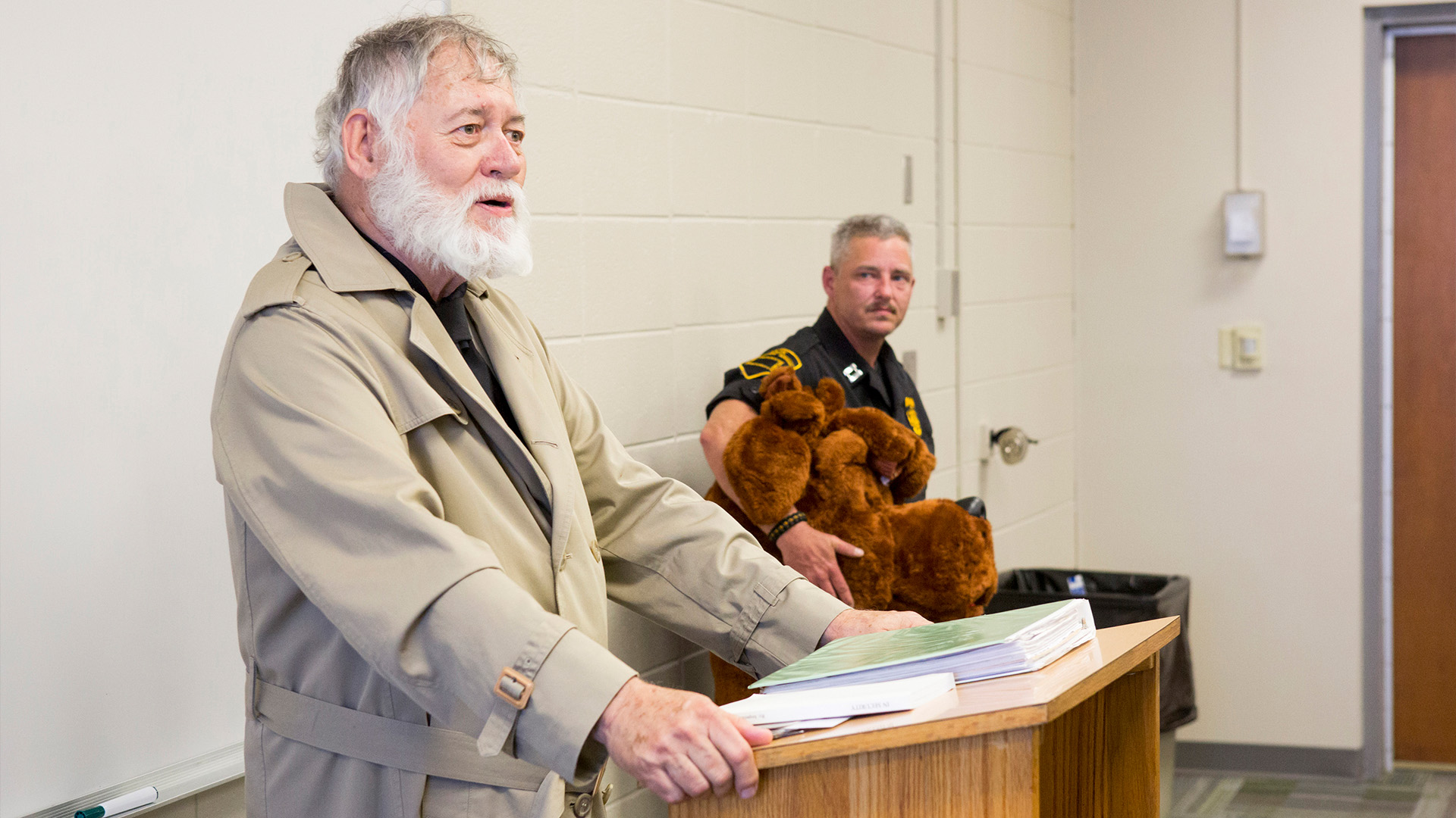 Watch Dogs, Joan resists rest; Dennis meets McGruff., TV-14, Season 3, Episode 6