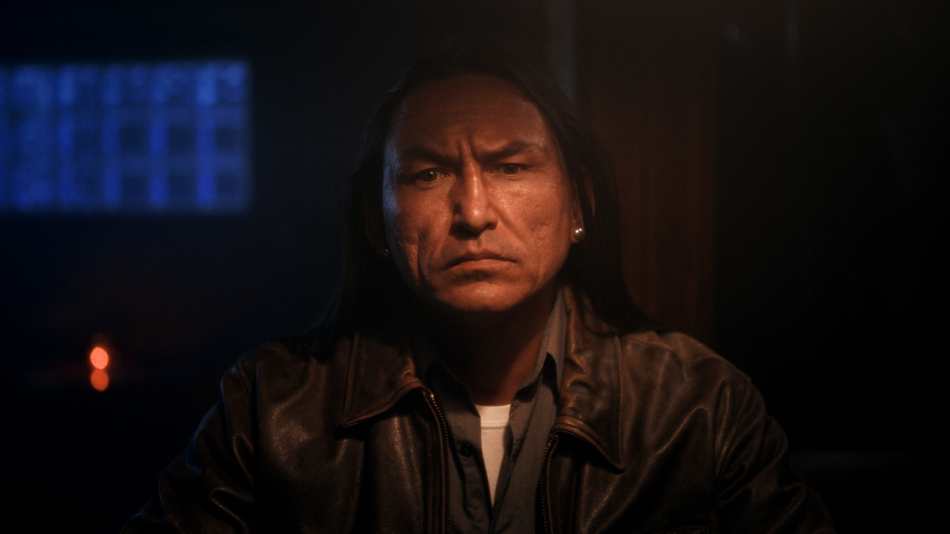 Queen's Hotel, Eddie must save his brother from the infamous Queen's Hotel., TV-MA, Season 1, Episode 1