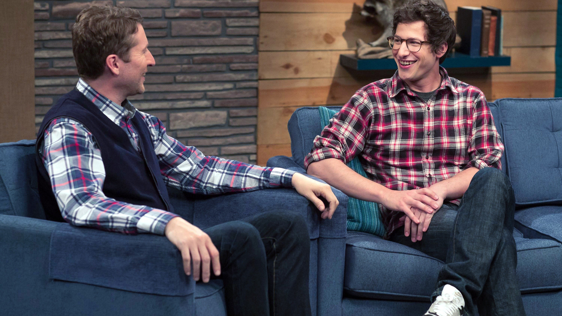 Andy Samberg Wears a Plaid Shirt and Glasses, Scott interviews Andy Samberg., TV-14, Season 2, Episode 1