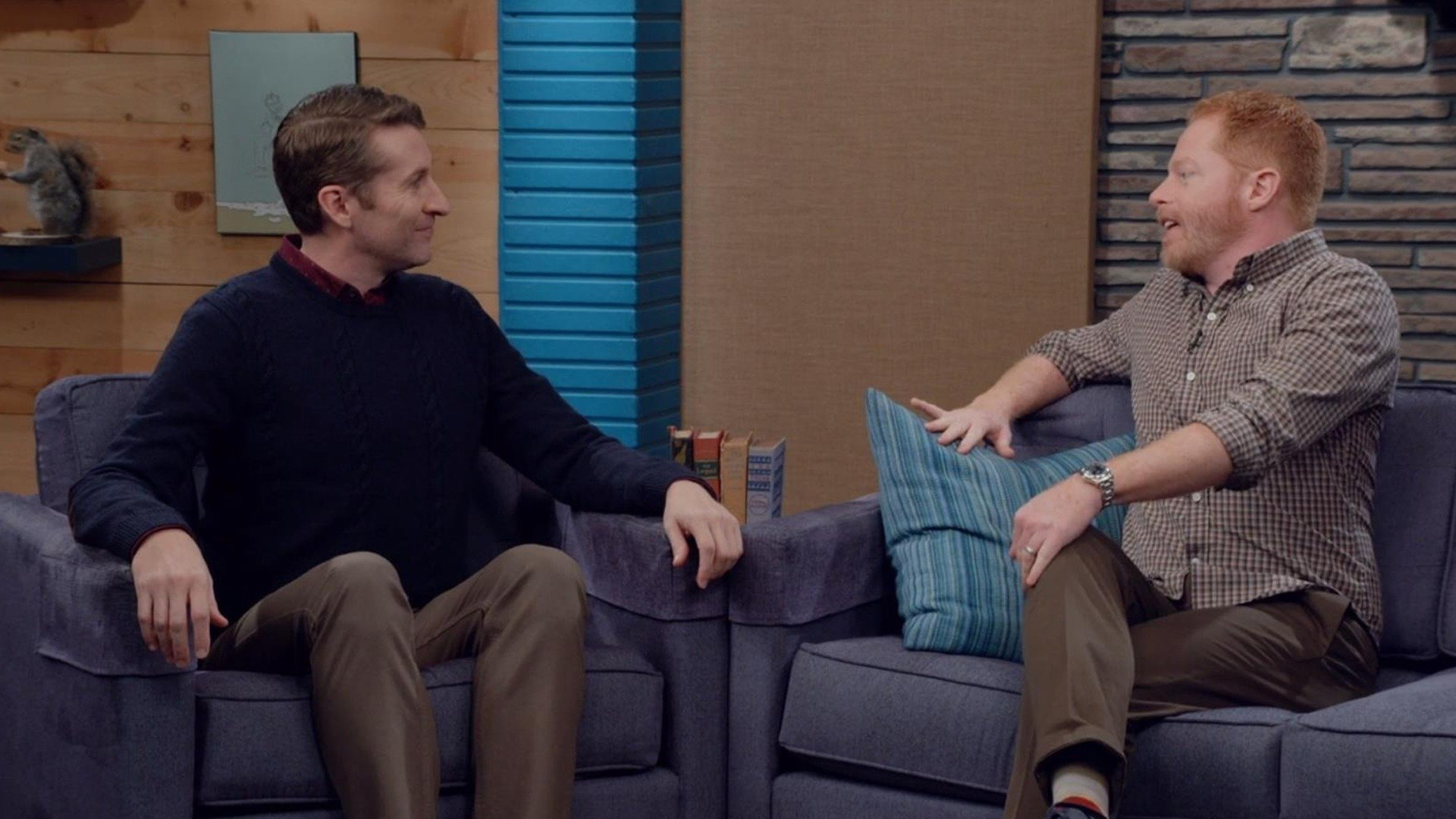 Jesse Tyler Ferguson Wears a Brown Checked Shirt and Stripey Socks, Jesse Tyler Ferguson guest stars on CBB, TV-14, Season 4, Episode 8