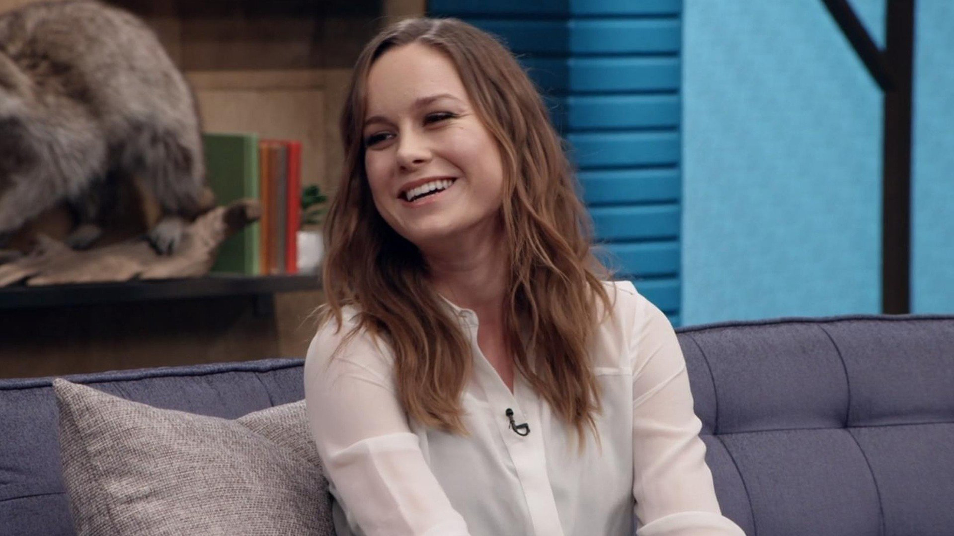 Brie Larson Wears a Billowy Long-Sleeve Shirt and White Saddle Shoes, Brie Larson guest stars on CB!B!, TV-14, Season 4, Episode 23