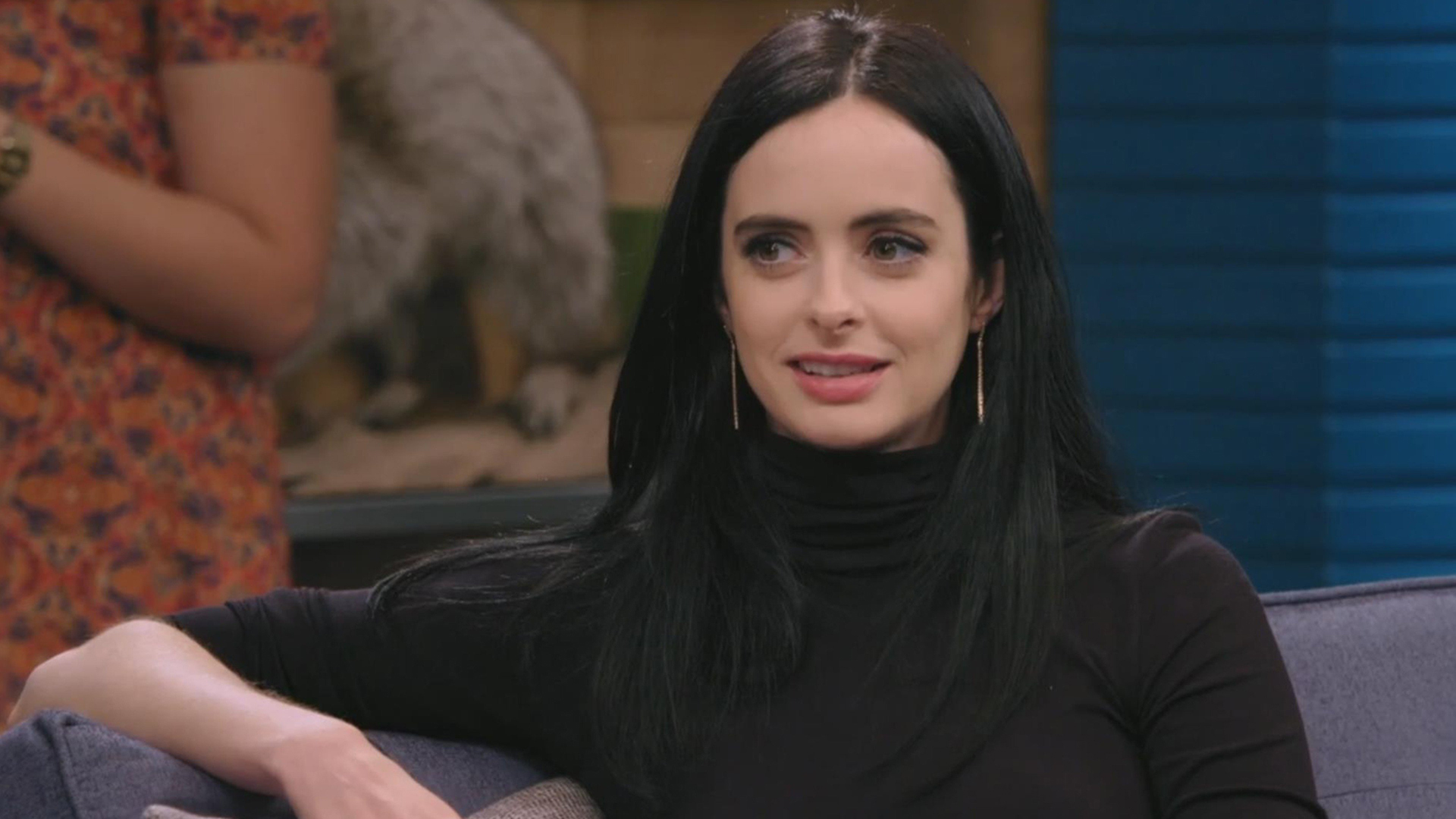 Krysten Ritter Wears a Turtleneck and Black Boots, Krysten Ritter guest stars on CB!B!, TV-14, Season 5, Episode 14