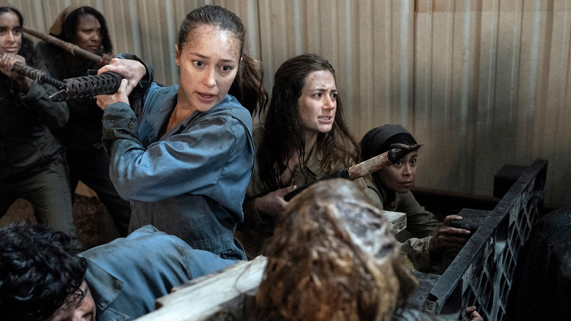 Welcome to the Club, Alicia and Strand face an unusual walker threat., TV-MA, Season 1008386, Episode 2