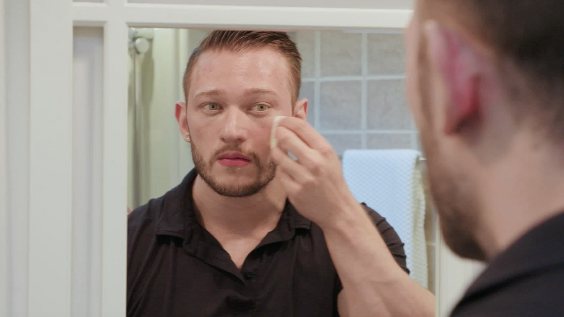 Watch Max's Beauty Routine, Detailed! | Love During Lockup Video Extras