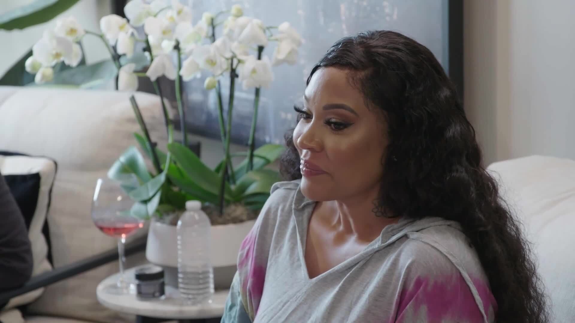 Watch Deleted Scene: K. Michelle & Lyrica Apologize! | Marriage Boot Camp: Hip Hop Edition Video Extras