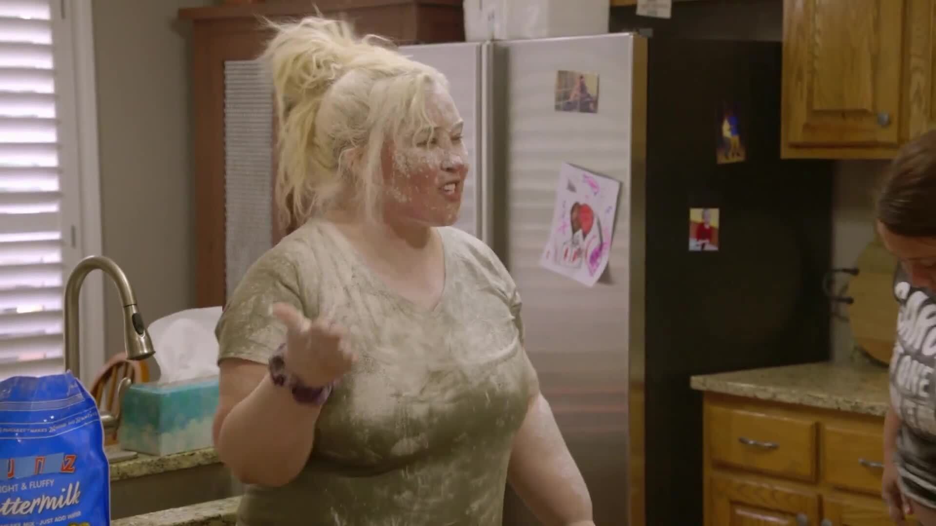 Watch June & Her Daughters Get Back to Their Shenanigans | Mama June: From Not to Hot Video Extras