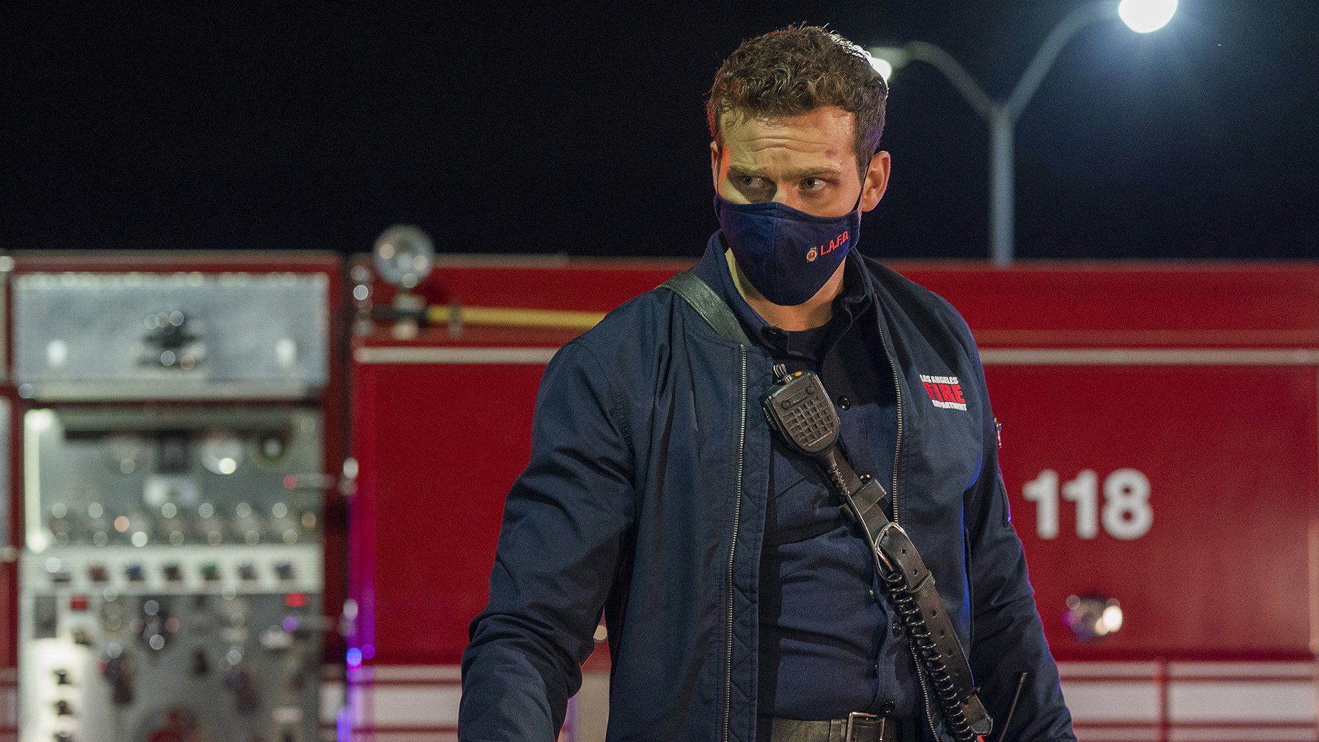 9-1-1 Season 4 Episode 11 - First Responders