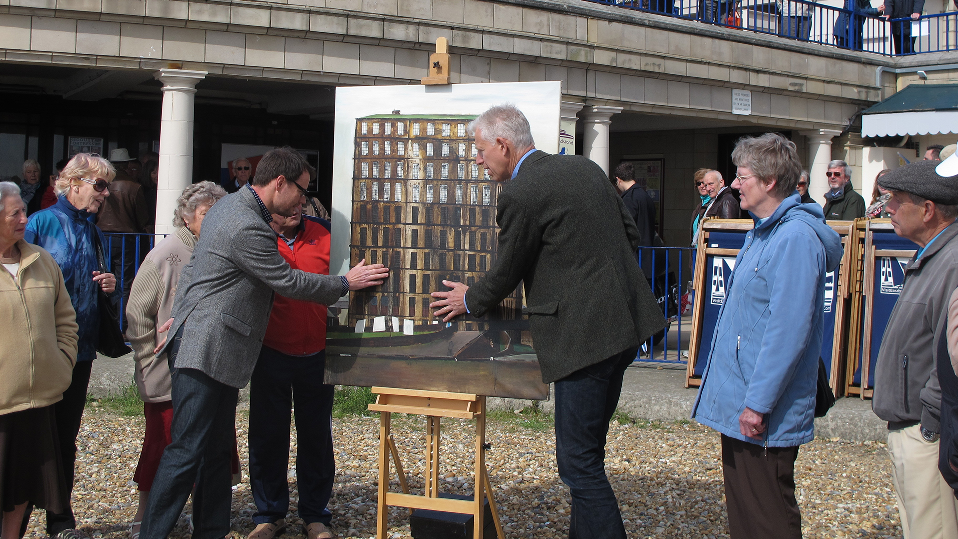 Antiques Roadshow Season 36 Episode 3 - Eastbourne Bandstand 1