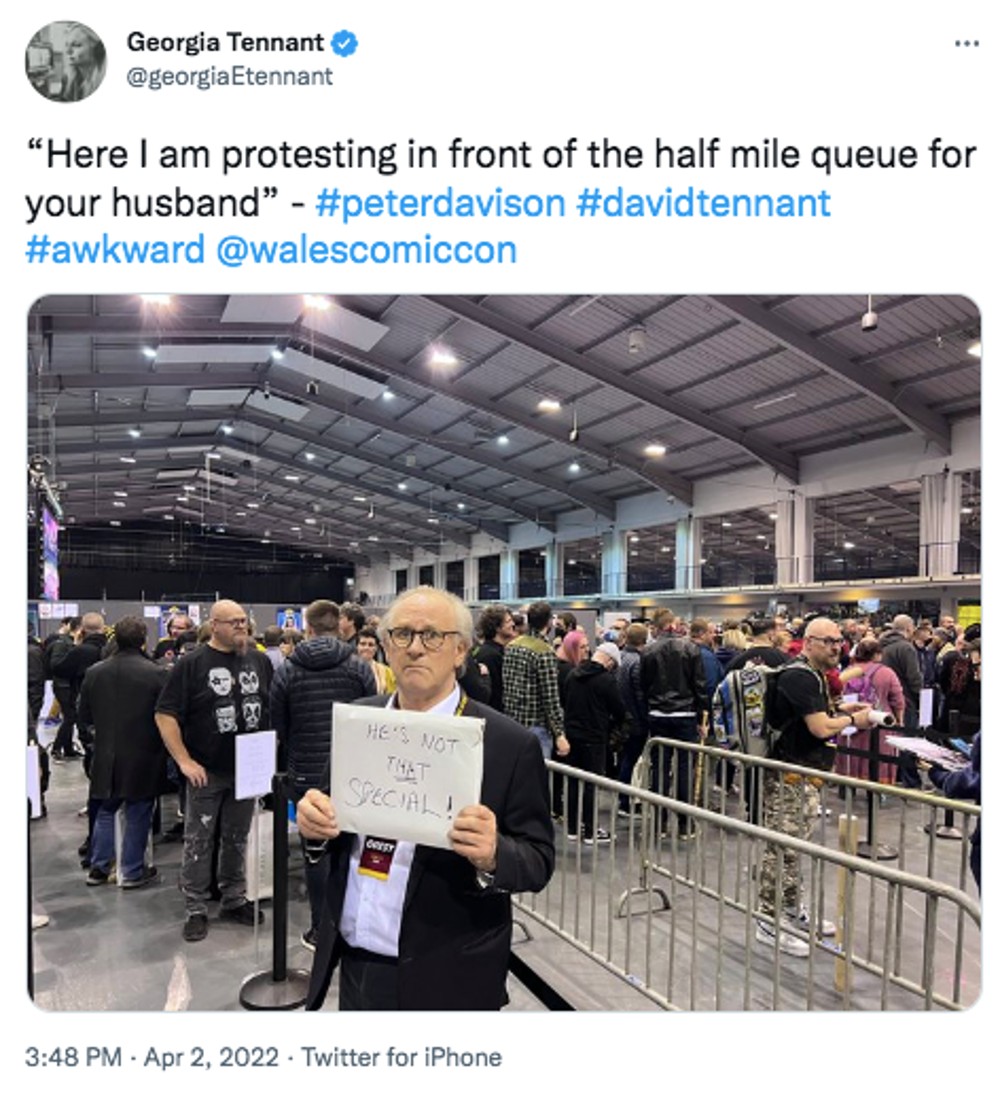 Georgia Tennant's tweet showing Peter Davison at Comic Con