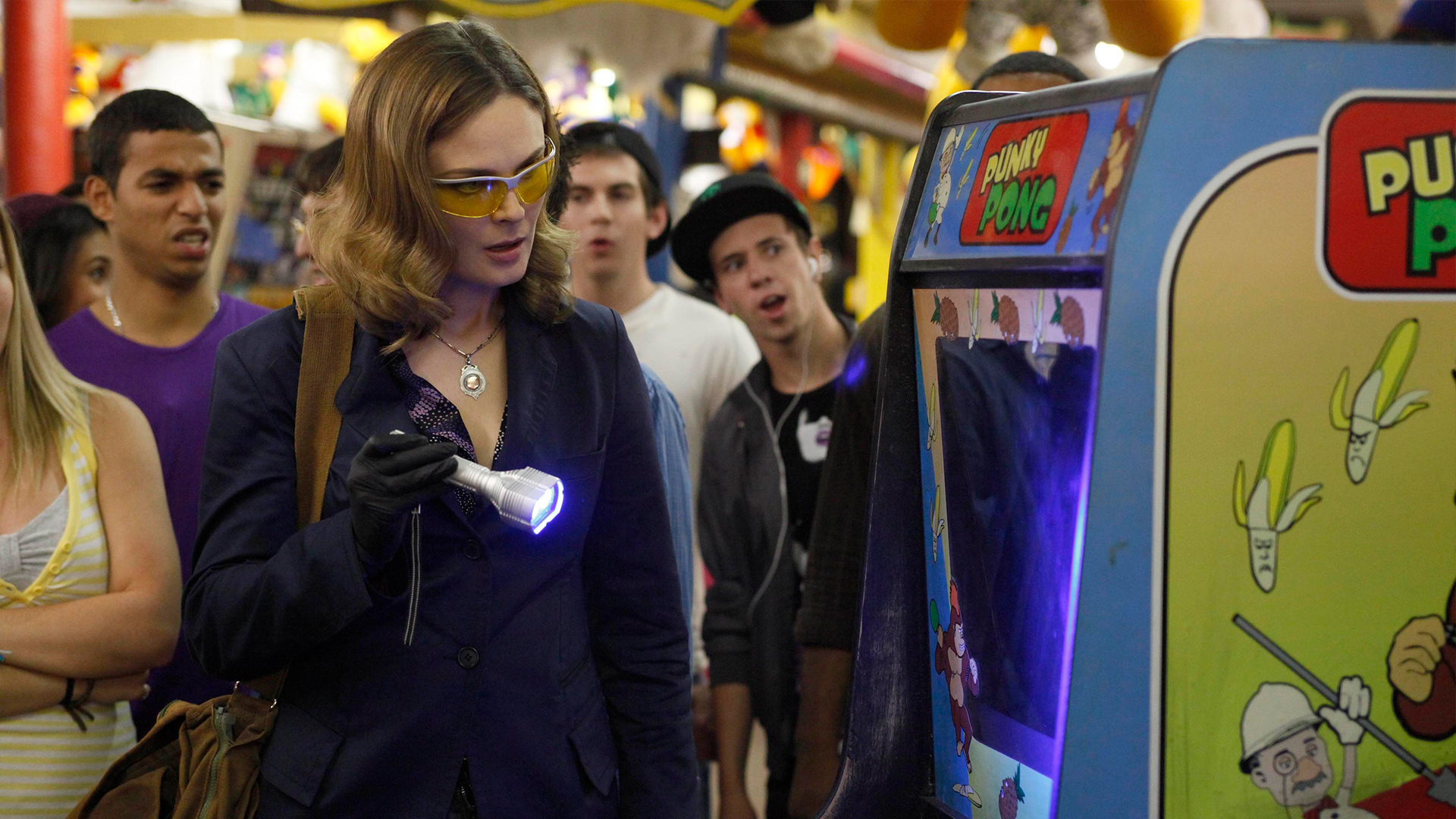 Bones Season 5 Episode 9 - The Gamer in the Grease