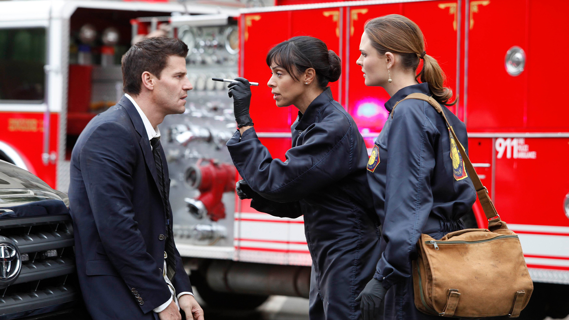 Bones Season 5 Episode 10 - The Goop on the Girl