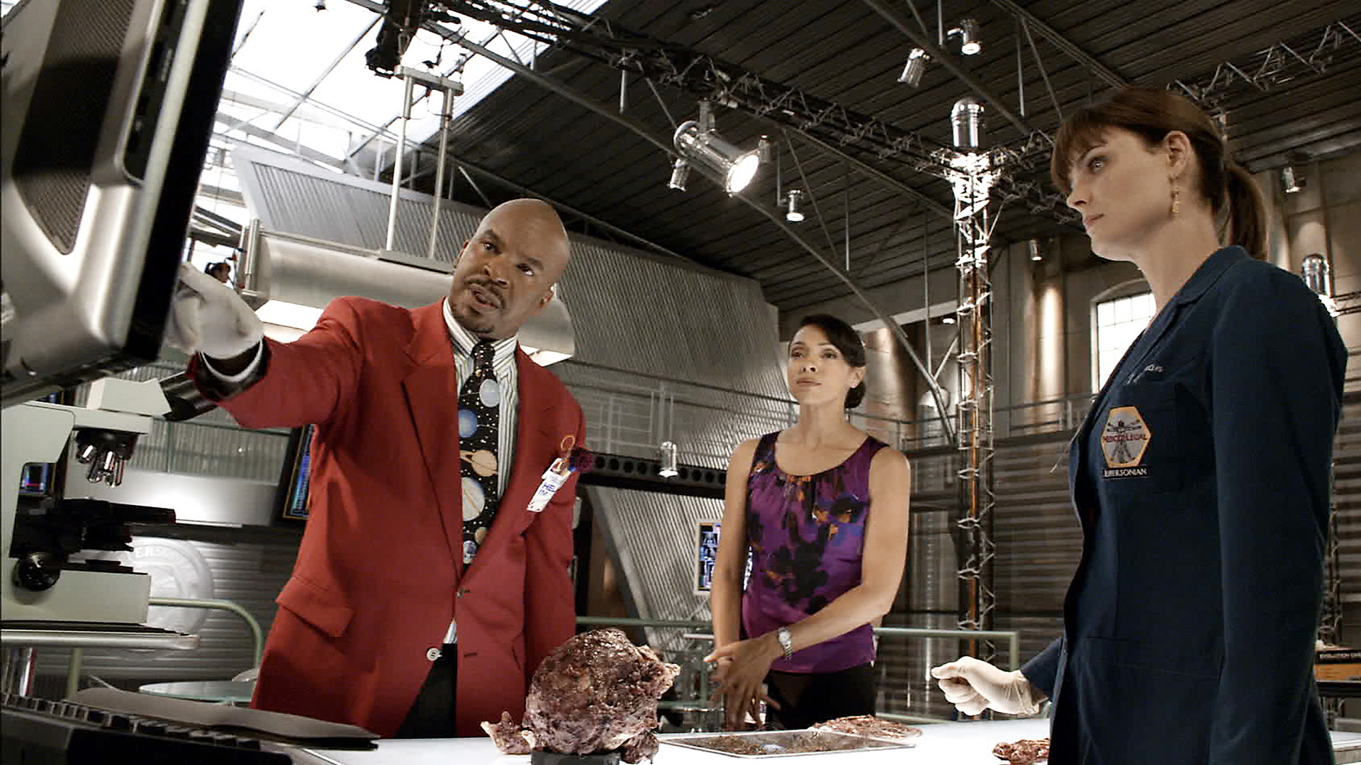 Bones Season 6 Episode 4 - The Body and the Bounty