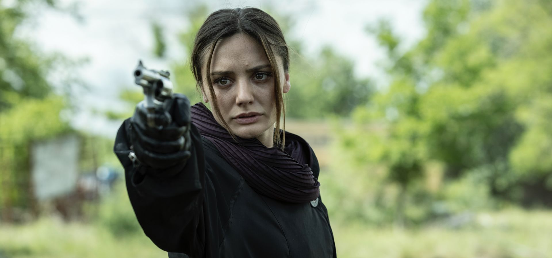 Fear the Walking Dead Q&A — With a Baby on the Way, Christine Evangelista Reconsiders Sherry & Dwight’s Future