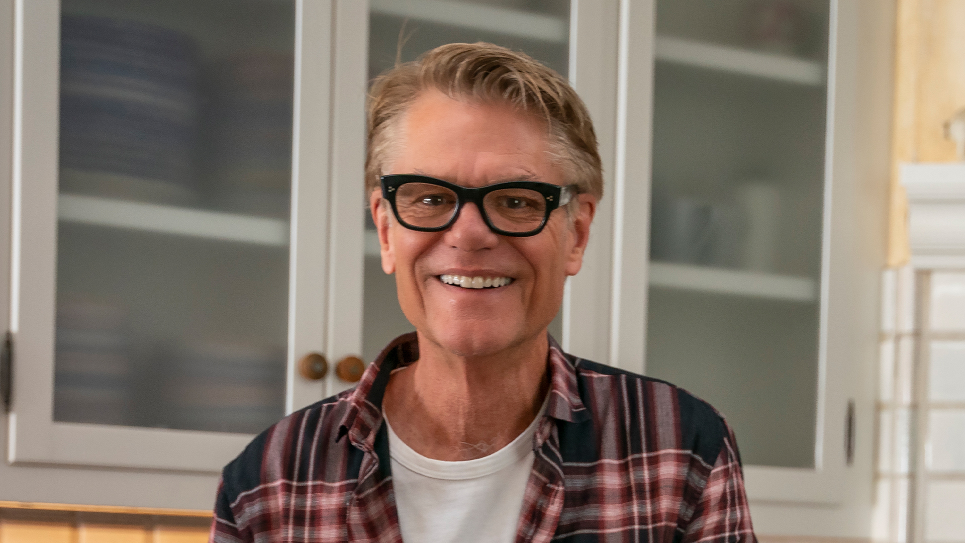 In the Kitchen with Harry Hamlin Season 1 Episode 3 - A Mayfair Witches Garden Party