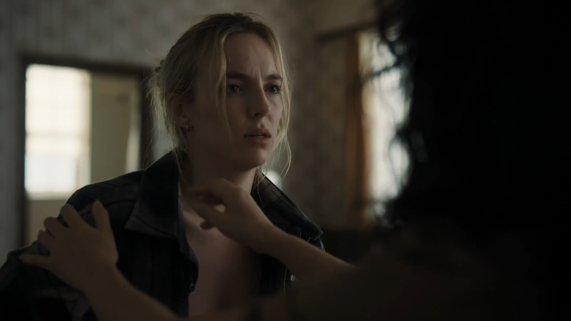 Watch 'Killing Eve' Must-See Moment: Eve Tends to Villanelle | Killing Eve Video Extras