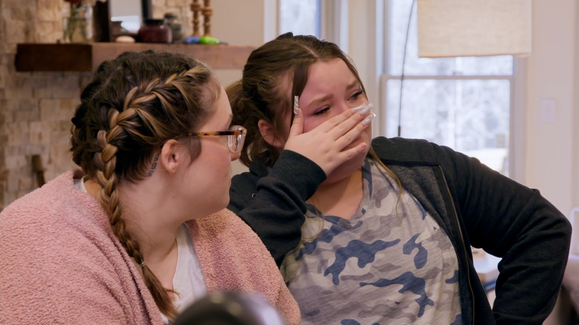Watch Therapy Brings Alana to Tears! | Mama June: From Not to Hot Video Extras