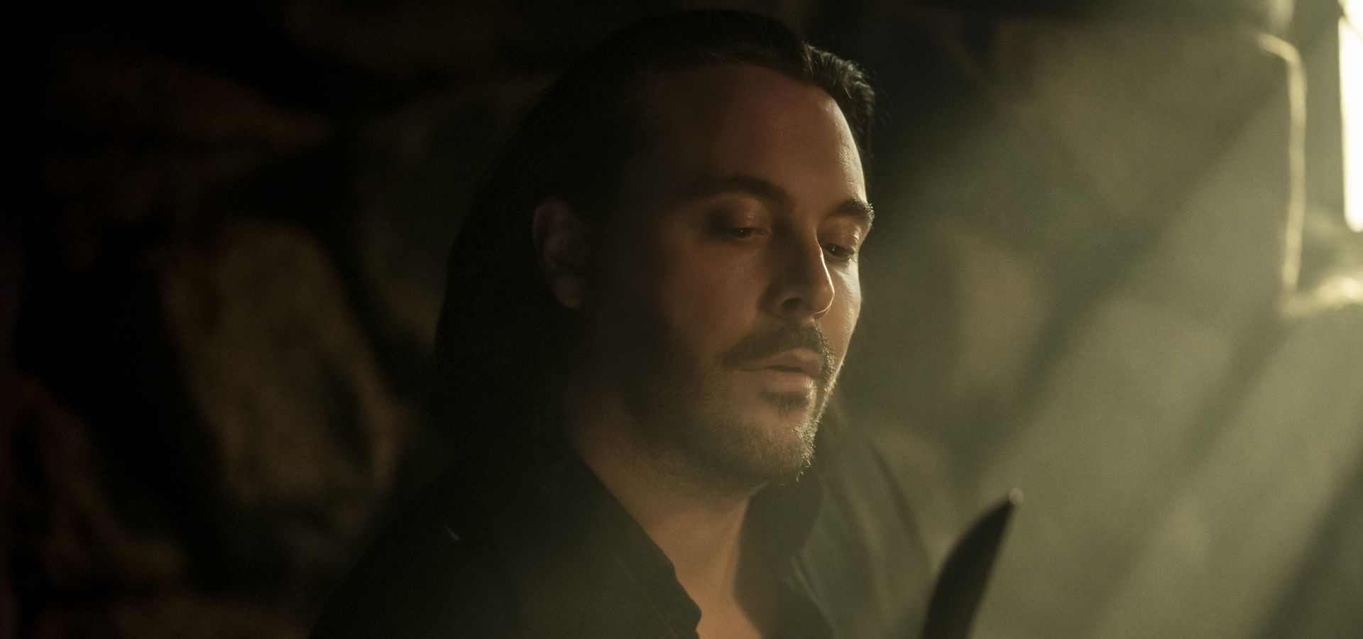 Mayfair Witches Q&A — Jack Huston Sees Lasher’s Humanity Even With The Prophecy Looming         