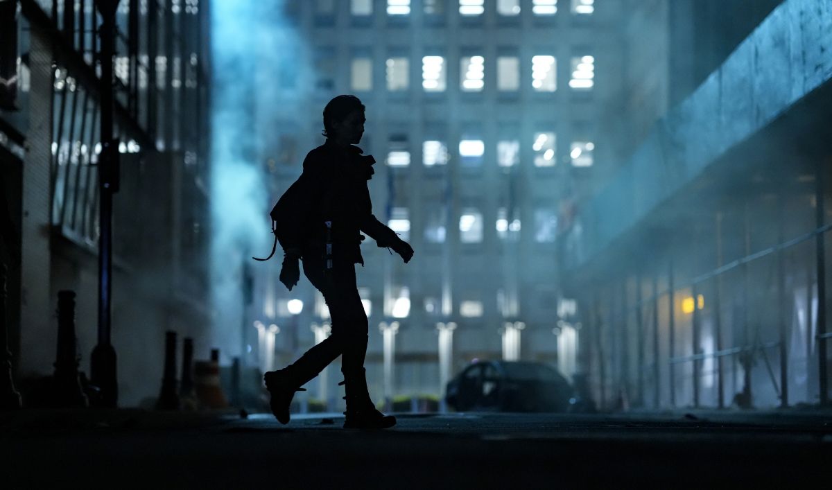 The Walking Dead: Dead City's Maggie Rhee (Lauren Cohan) explores an abandoned city.