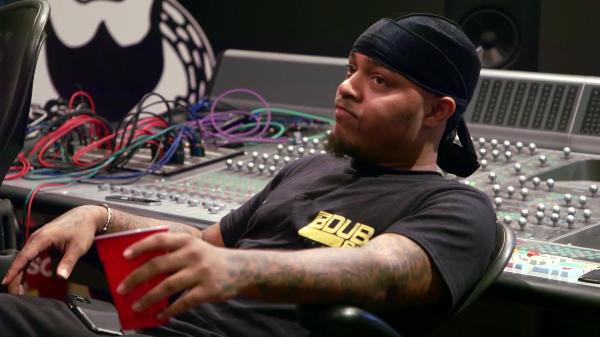 Watch Brat Warns Bow About His Album | Growing Up Hip Hop: Atlanta Video Extras
