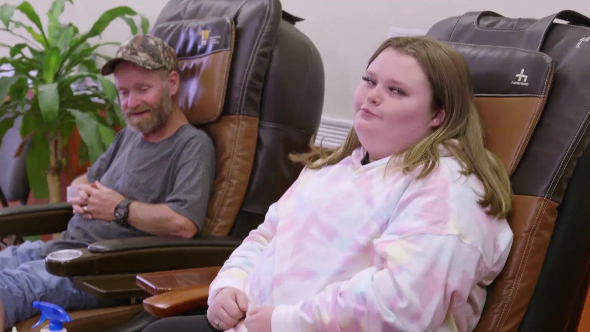 Watch Alana & Sugar Bear's Day at the Spa! | Mama June: From Not to Hot Video Extras