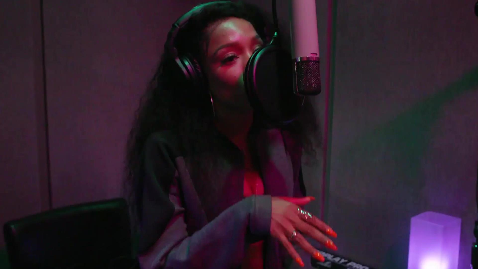 Lil Mama's Studio Session with the Walls Group