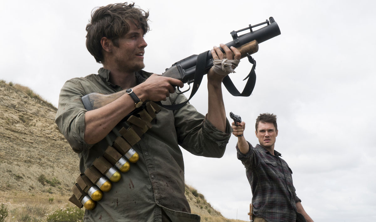 The Fear the Walking Dead Cast Breaks Down the Final Moments of Jake and Troy's Brotherly Bond