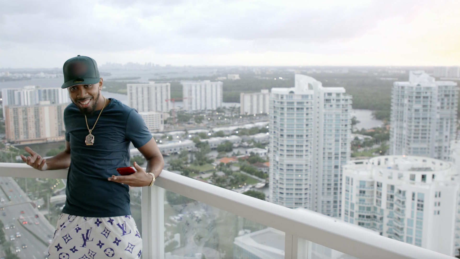 Watch Jojo & Angela Take Miami! | Growing Up Hip Hop Video Extras