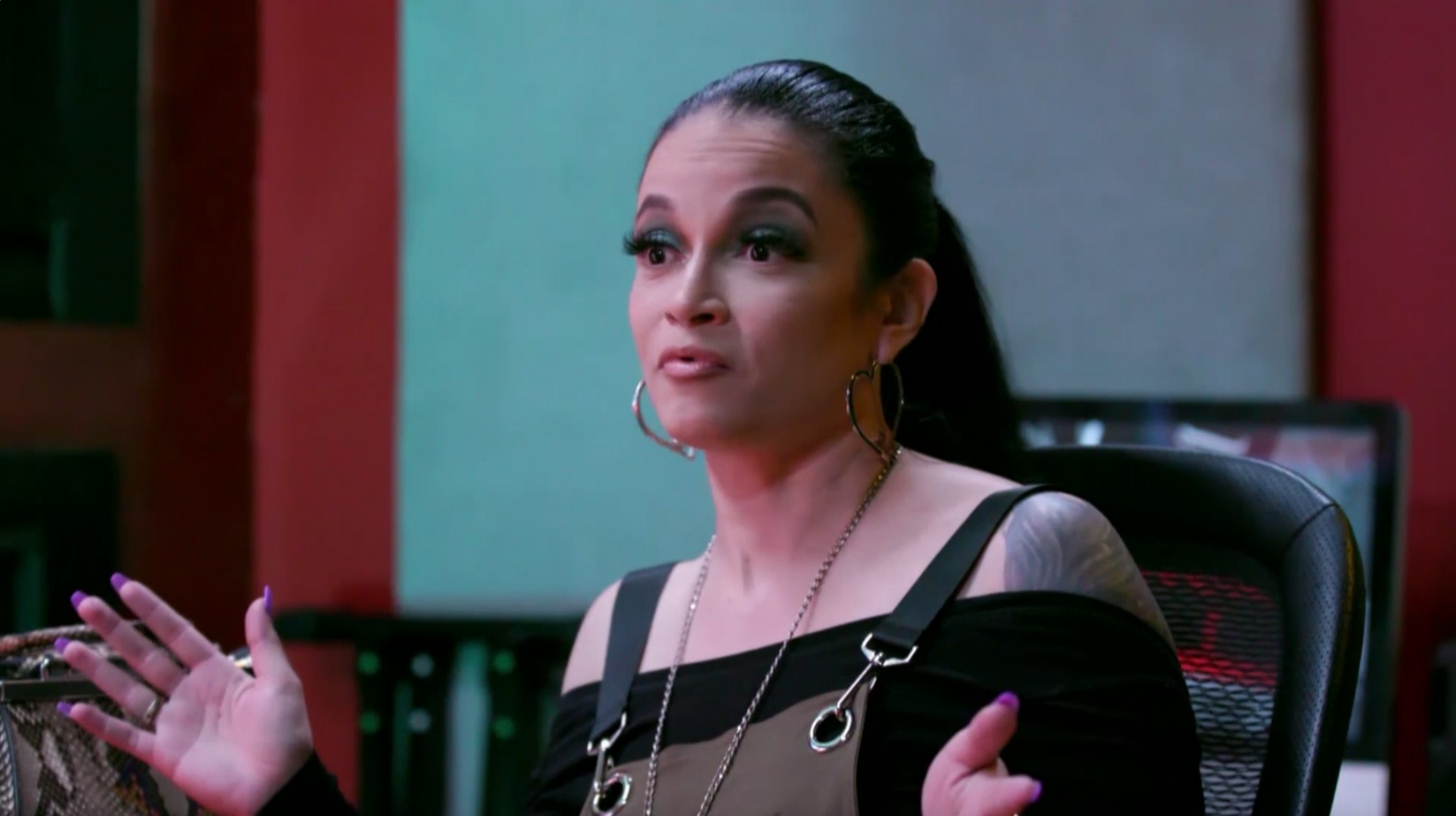 Watch Charli Breaks Down the Madina Drama! | Growing Up Hip Hop: New York Video Extras