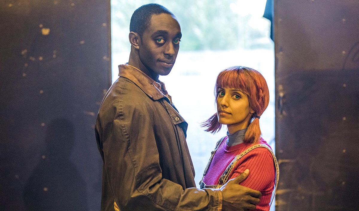 Extras for the HUMANS Season 3 Premiere