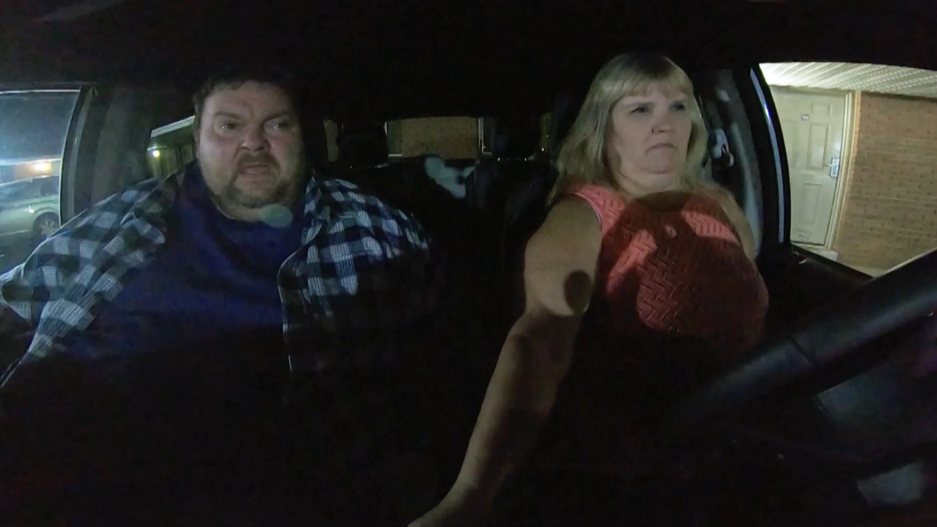 Watch Sneak Peek: Doe Doe's Stakeout Gets Serious | Mama June: From Not to Hot Video Extras