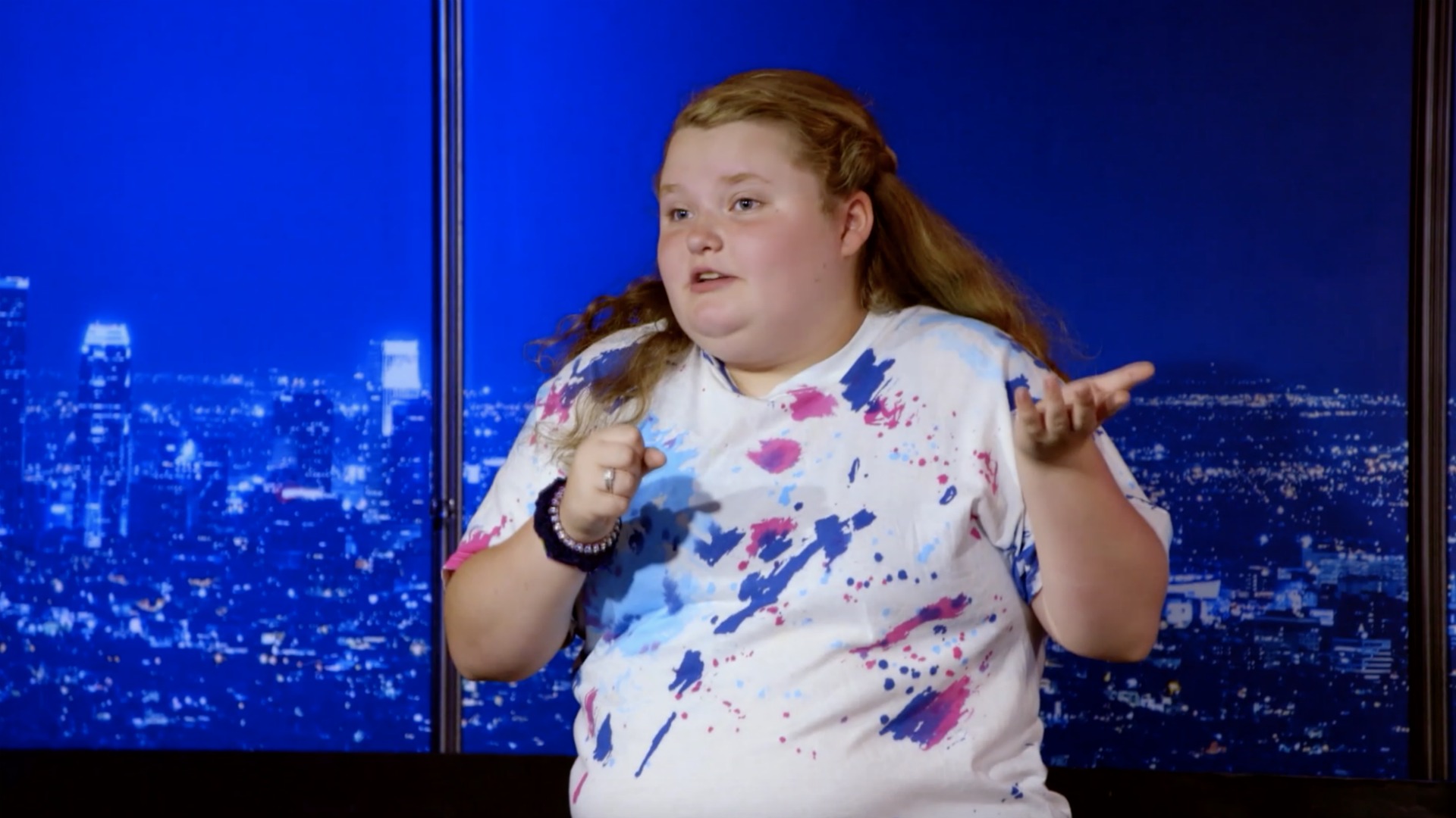 Watch Can Alana's Jokes Win Over a Crowd? | Mama June: From Not to Hot Video Extras