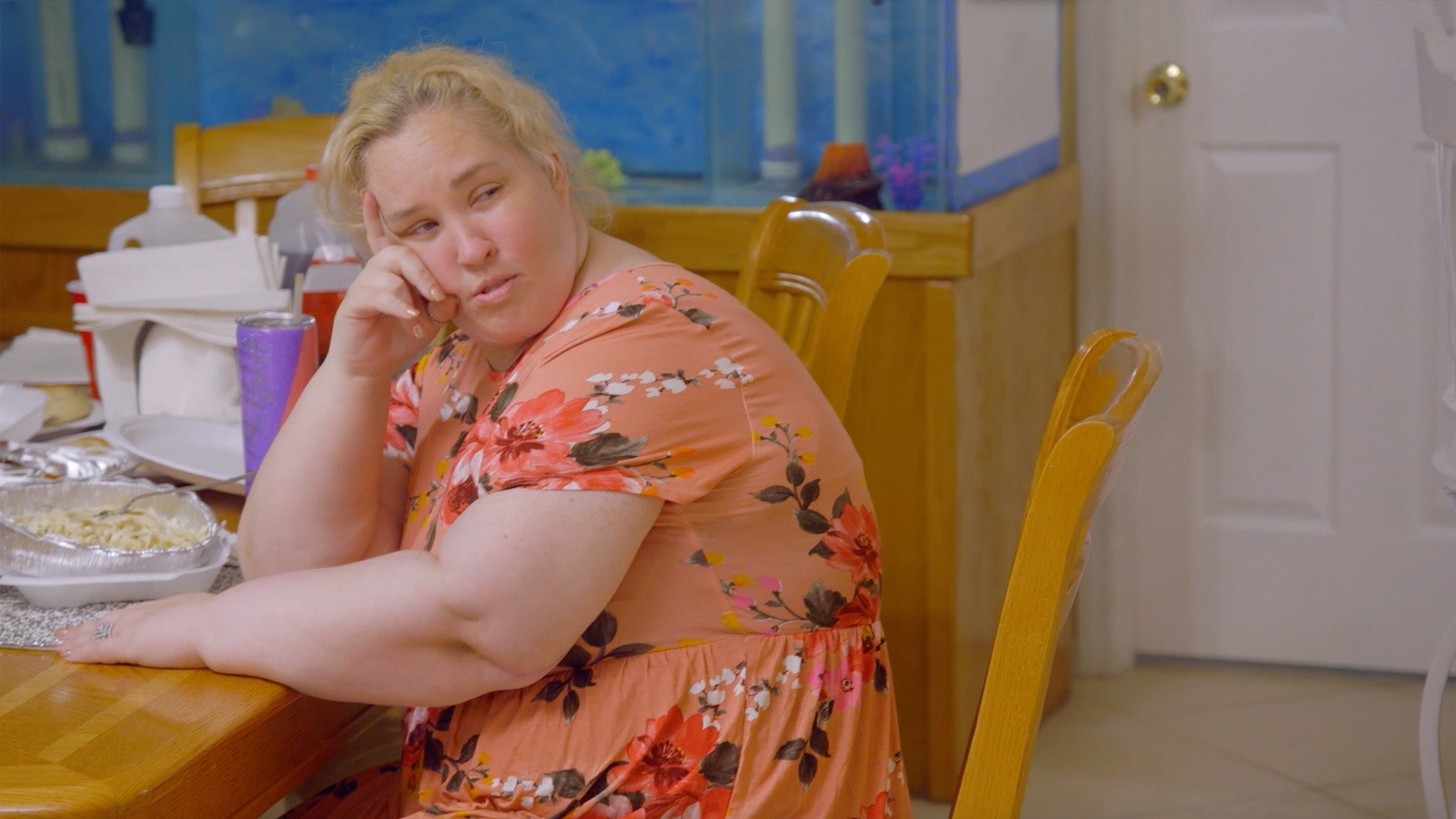 Watch Sneak Peek: June Gets Caught Lying! | Mama June: From Not to Hot Video Extras