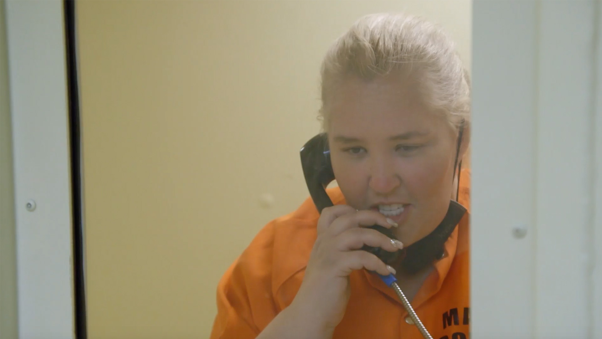 Watch Sneak Peek: June Gets Scared Straight! | Mama June: From Not to Hot Video Extras