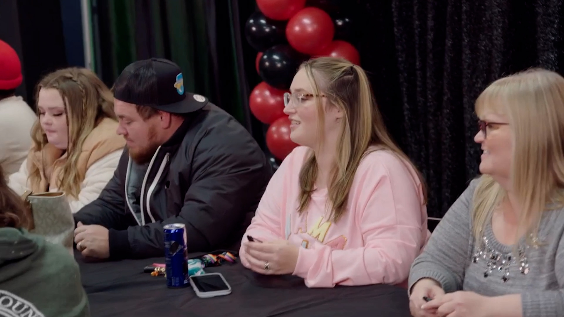 Watch Meet-and-Greet Gone Wrong! | Mama June: From Not to Hot Video Extras