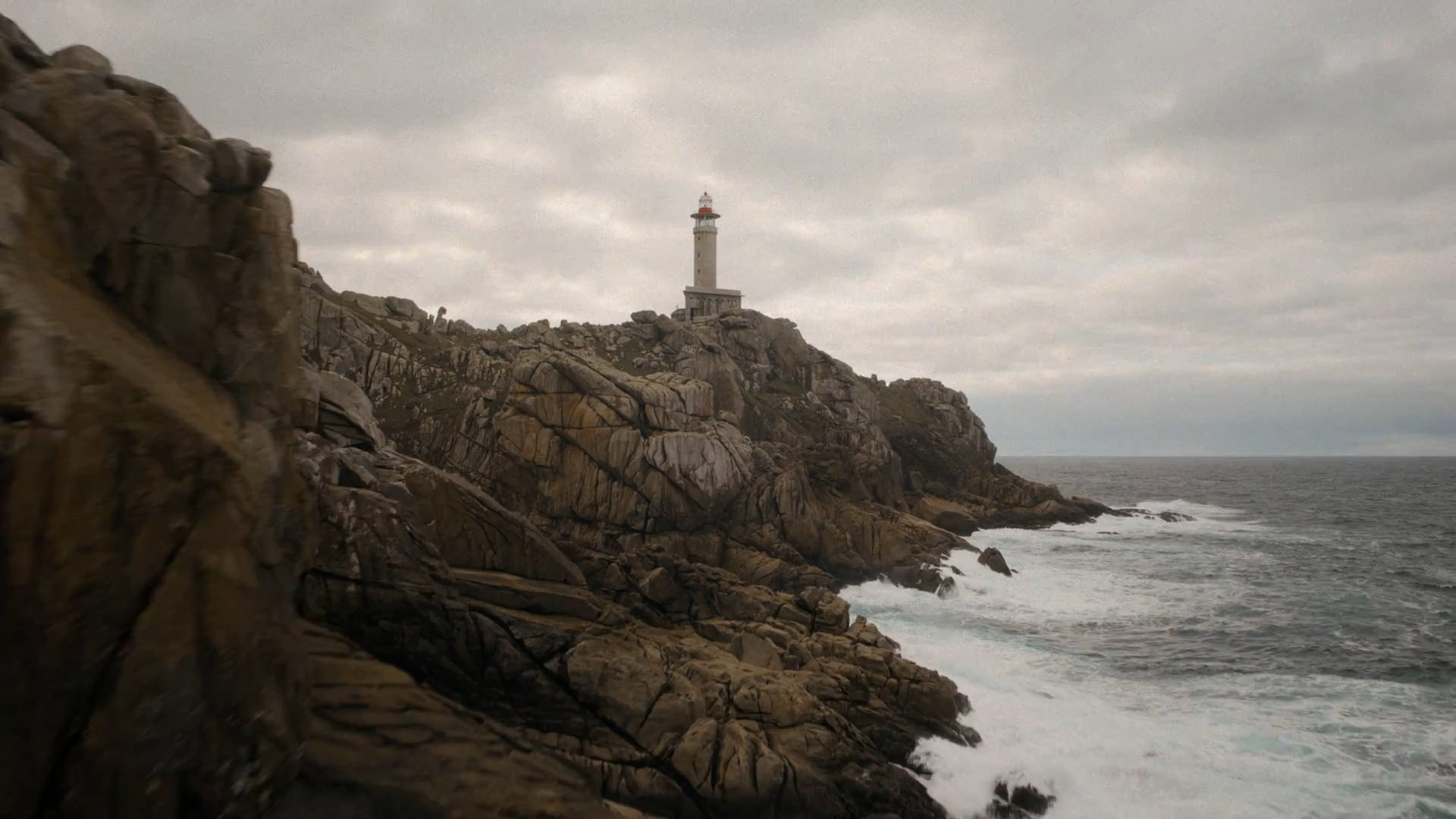 The Walking Dead: Daryl Dixon: Welcome to Spain, Get a taste of the Spanish landscapes and locations that will be featured in Season 3. 